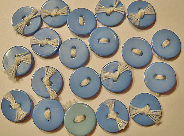 Scrapbook Embellishments - Buttons Blue Small